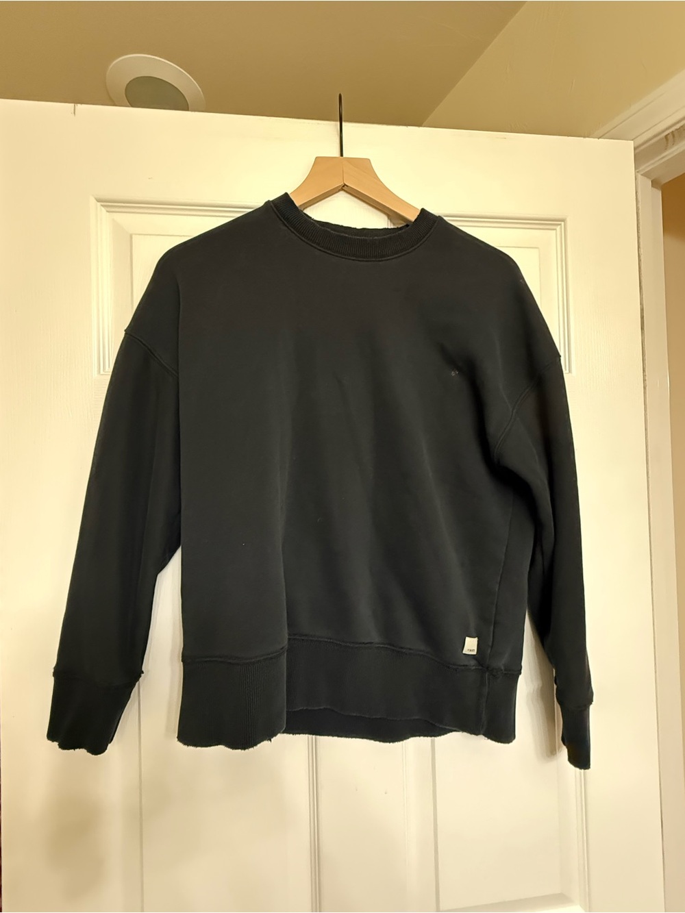Vuori Black Crewneck Sweatshirt